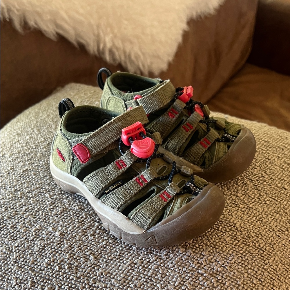Kids Olive Green Outdoor Sandals with Pink Accents